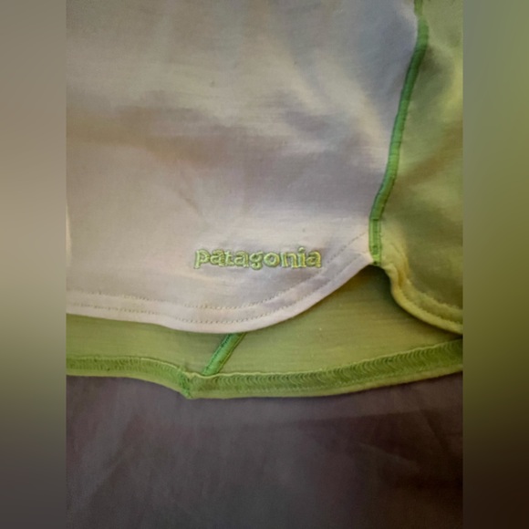 Patagonia Women’s XS Merino Wool Tee - Picture 5 of 6